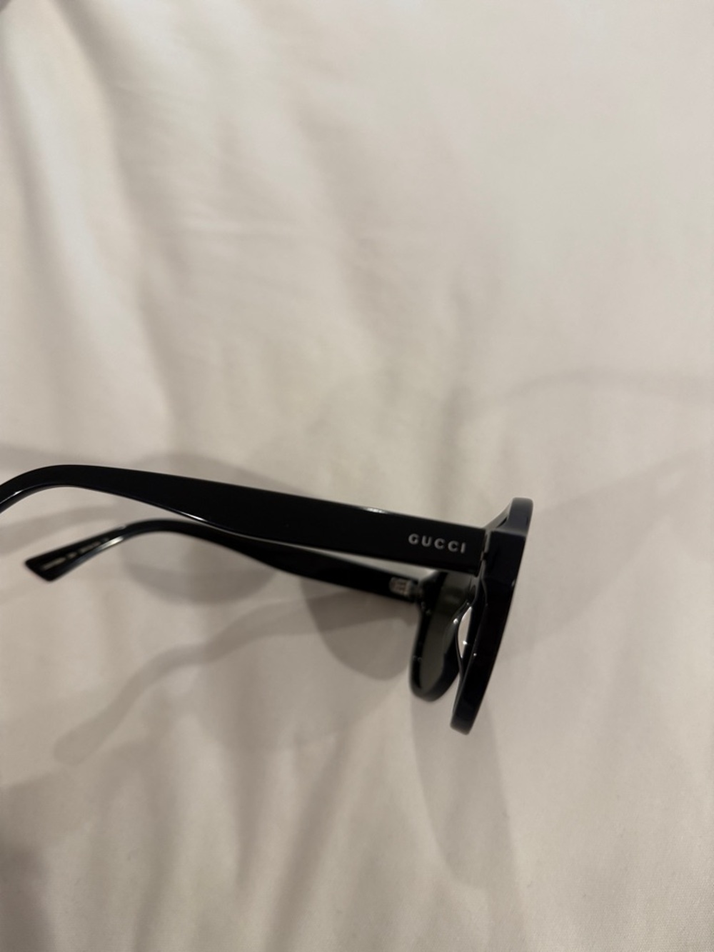 Gucci Black Glossy Aviator Sunglasses - Picture 2 of 5